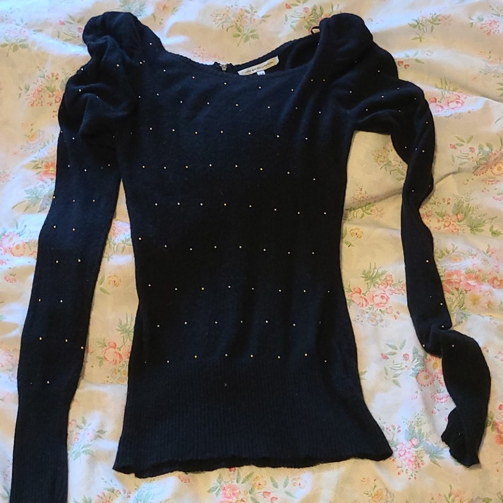 Puff shoudler stud sweater small urban behavior